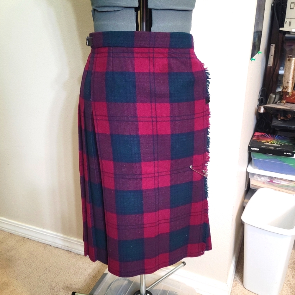 Pure New Wool Scottish kilt